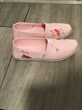 Tom’s shoes
